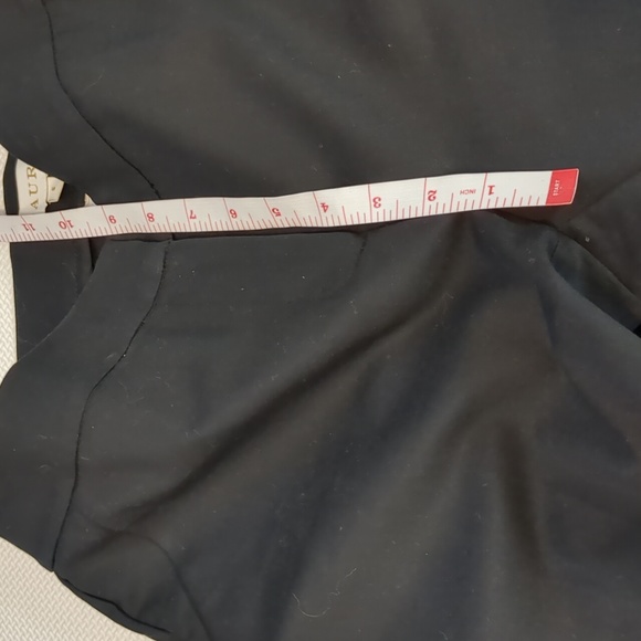24. LAURA Black Capris - 6 - Picture 6 of 8